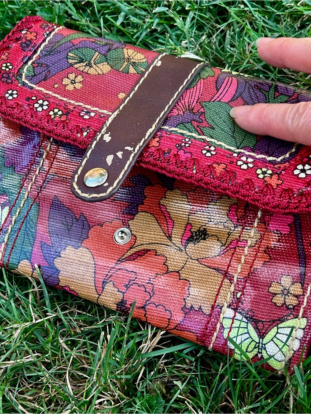 Sakroots Hippie Clutch Wallet Cosmetic Pouch ID case y2k red floral feminine